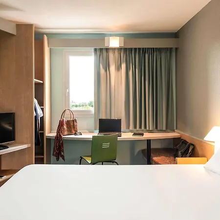 Ibis Hotel 3*
