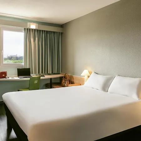 Ibis أوش
